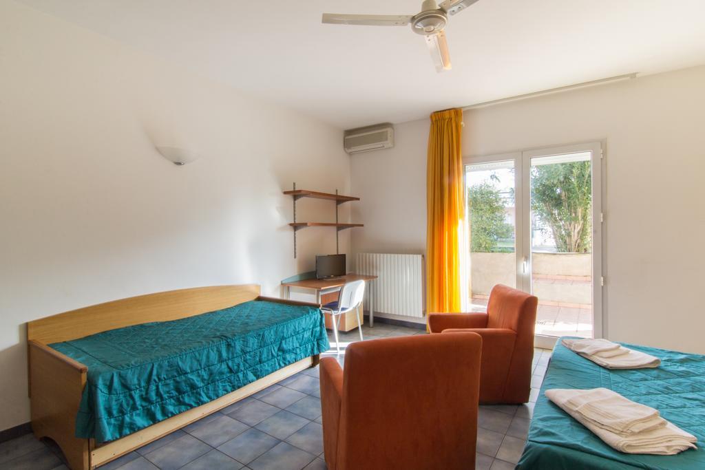 I Giardini Di Atena Aparthotel Merine Room photo